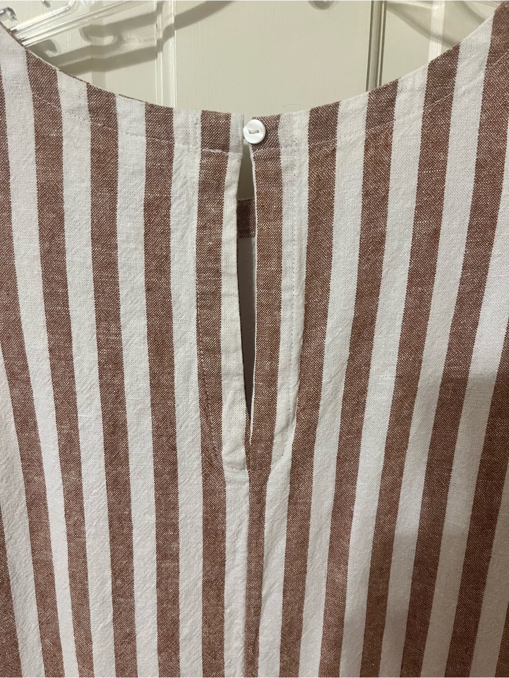 Old Navy Sleeveless Brown & White Striped Women's Dress - Picture 5 of 5